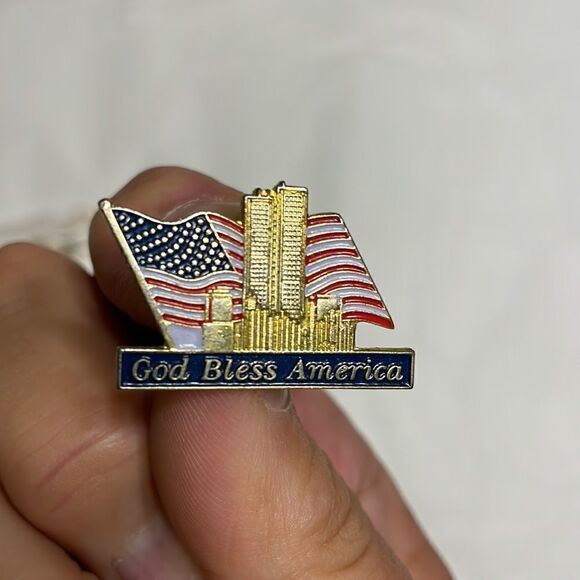 Bundle of USA Stars and Stripes Patriotic Lapel Pins - Picture 7 of 13